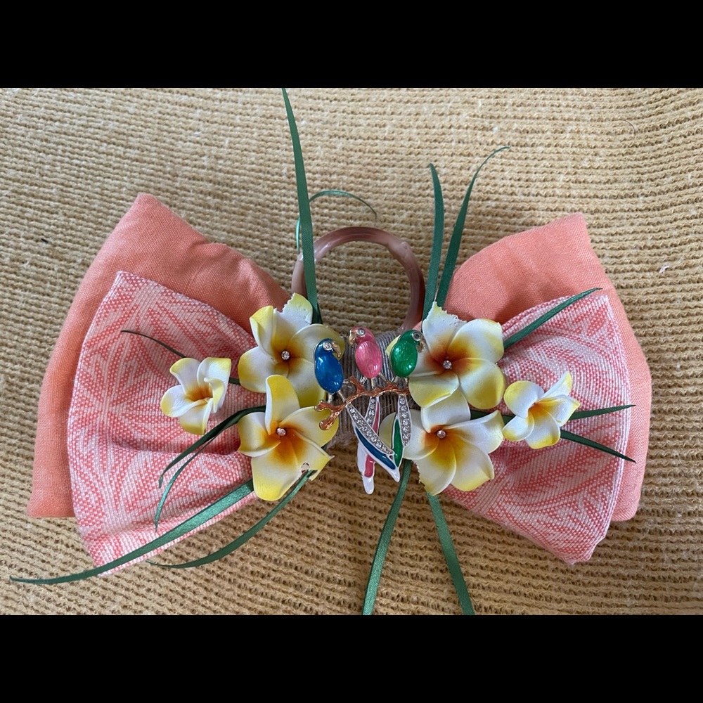 Tiki Room Bow